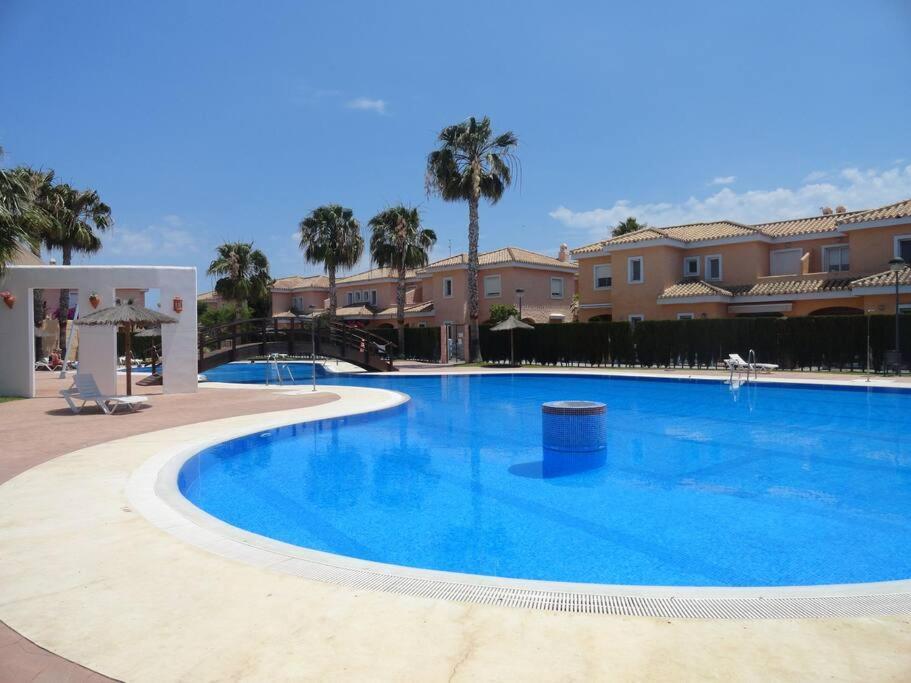 House Sleeps 6, Large Pool Walk To Hébergement de vacances Vera