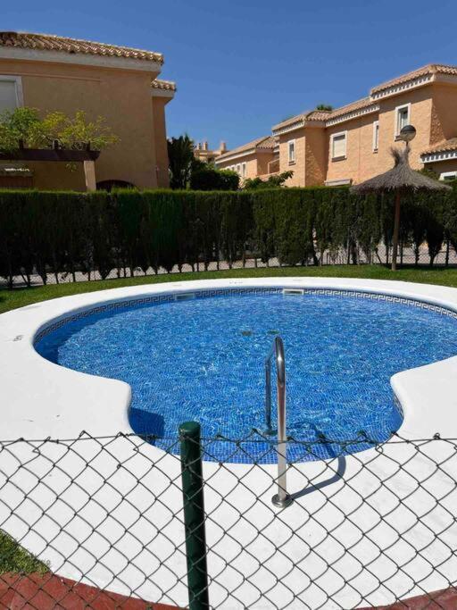 Casa de Férias House Sleeps 6, Large Pool Walk To *