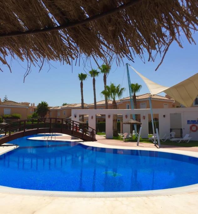 House Sleeps 6, Large Pool Walk To Casa de Férias Vera