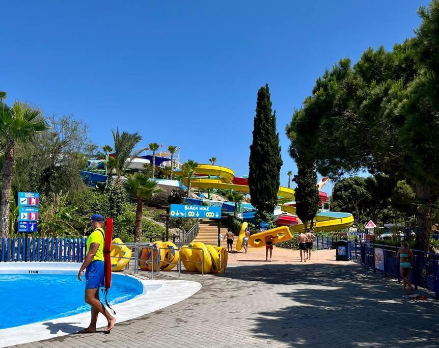 House Sleeps 6, Large Pool Walk To Vera