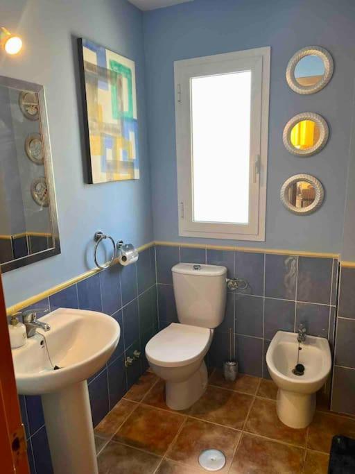 House Sleeps 6, Large Pool Walk To Holiday home Vera
