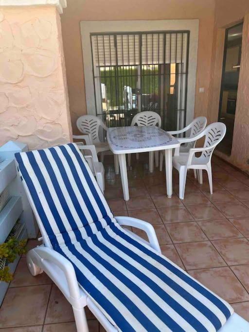 House Sleeps 6, Large Pool Walk To Vera